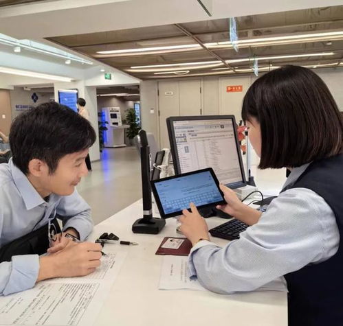 AI咨詢(xún)師上線上海徐匯“匯通辦”，政務(wù)服務(wù)大模型開(kāi)啟智能新篇章